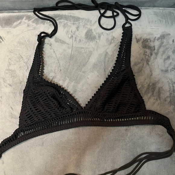 Little Black Bikini - Picture 2 of 4